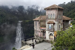 El Hotel del Salto: хотелът над водопада...