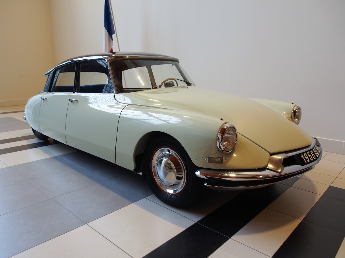 Citroën DS 19: автомобилът, който сам поддържа височината си